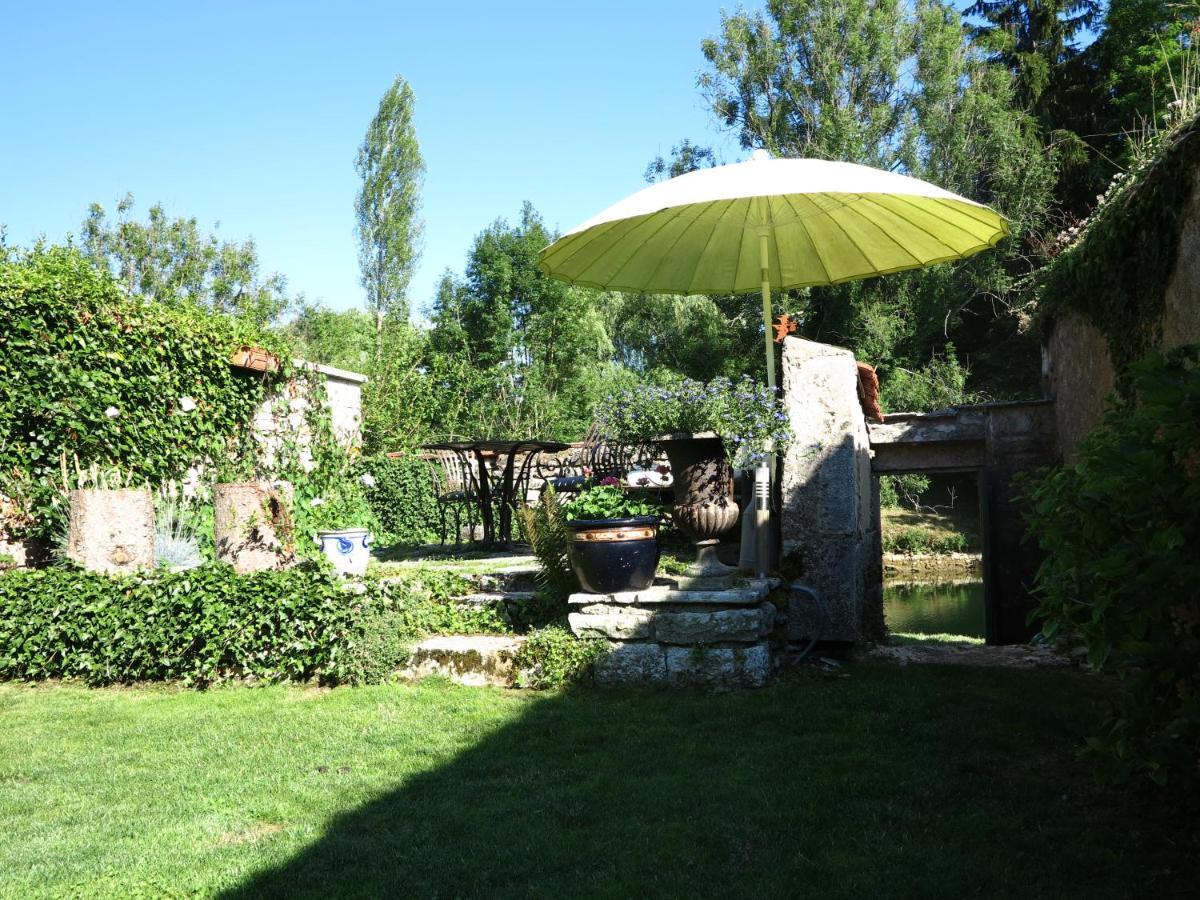 Le Jardin De Gustave Acomodação com café da manhã Ornans Exterior foto